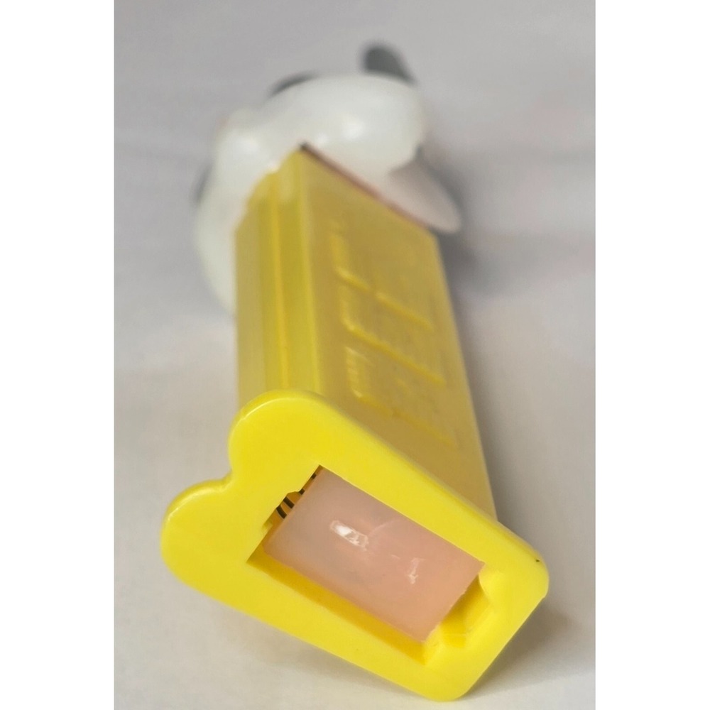 VINTAGE PEZ BUGS BUNNY LOONEY TUNES YELLOW DISPENSER WITH FEET COLLECTIBLE EUC - Picture 5 of 5